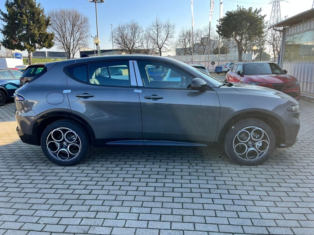 Alfa Romeo Tonale nuova a Milano (5)