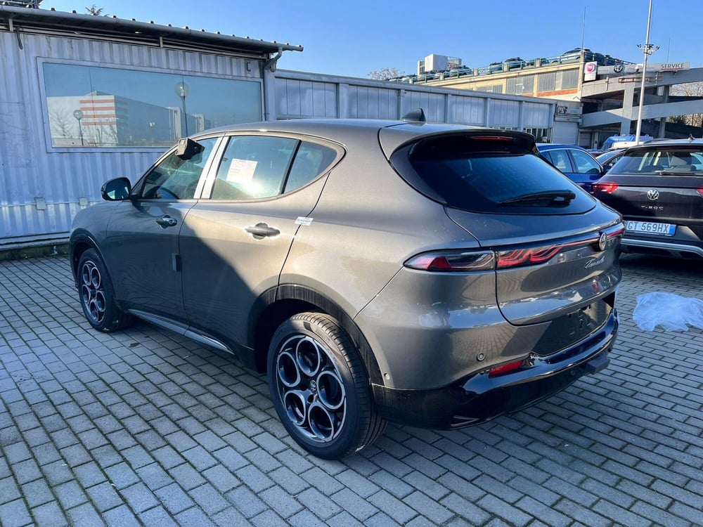 Alfa Romeo Tonale nuova a Milano (6)