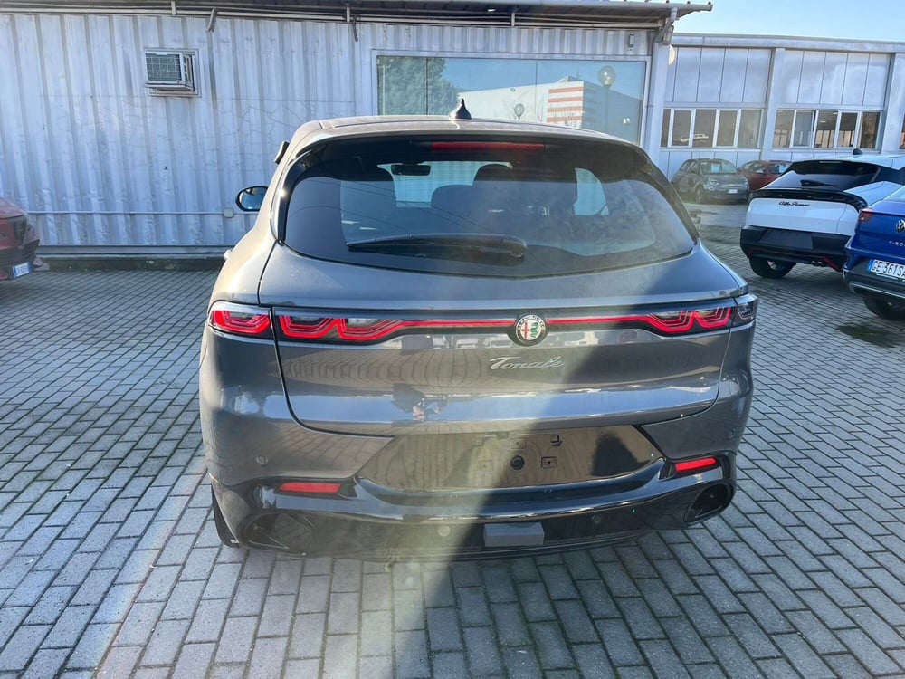 Alfa Romeo Tonale nuova a Milano (8)