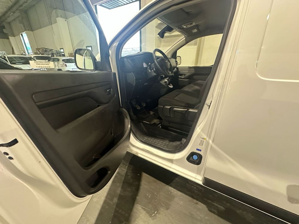 Opel Vivaro Furgone usata a Milano (13)