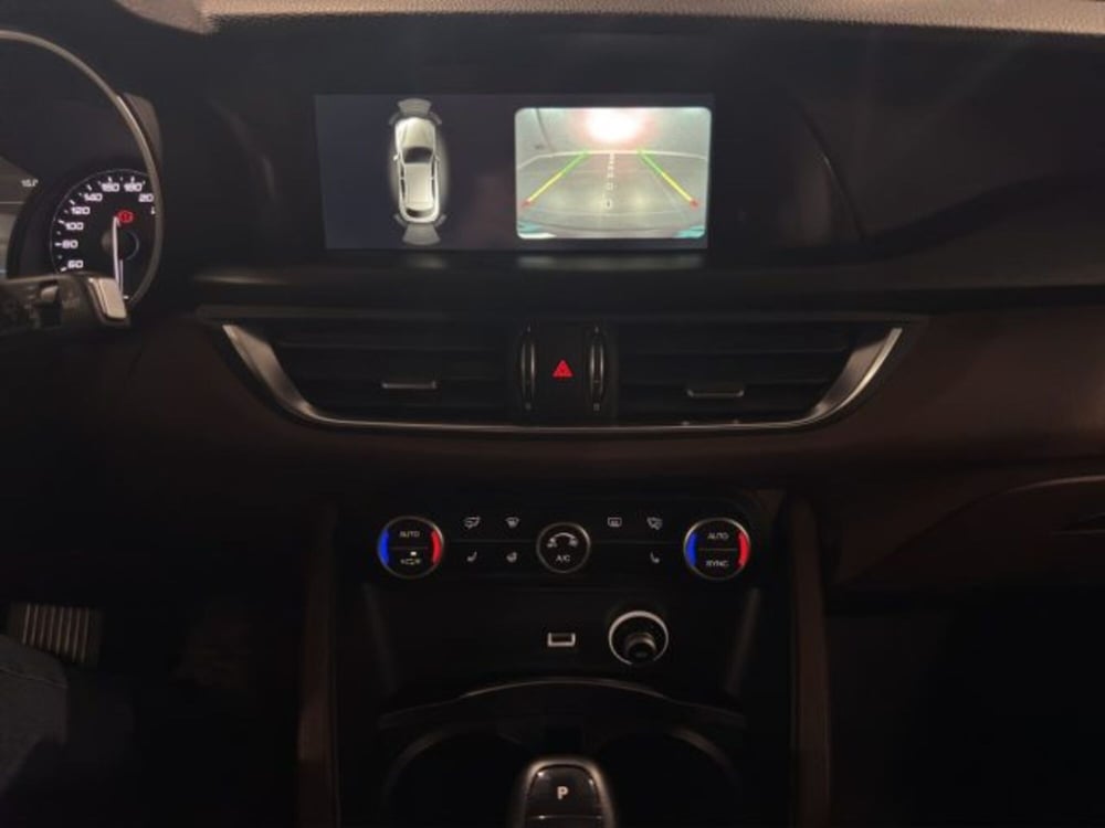 Alfa Romeo Stelvio usata a Salerno (15)