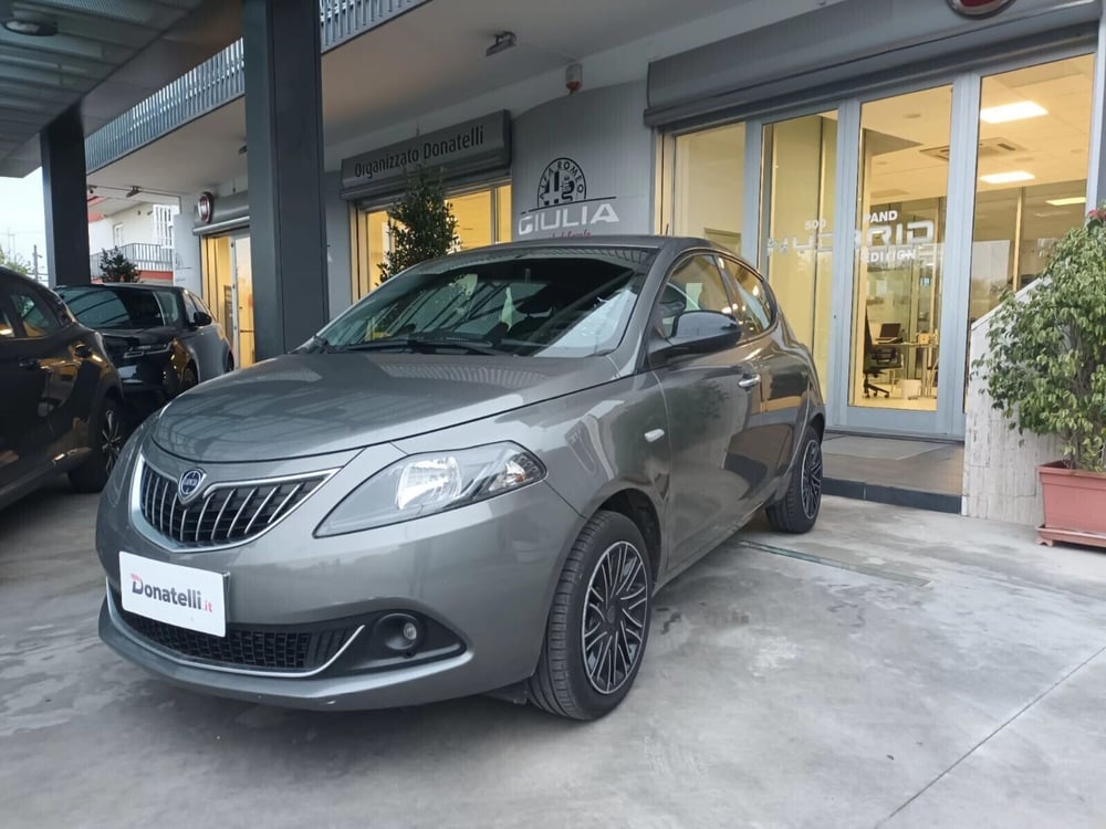 Lancia Ypsilon usata a Bari (4)