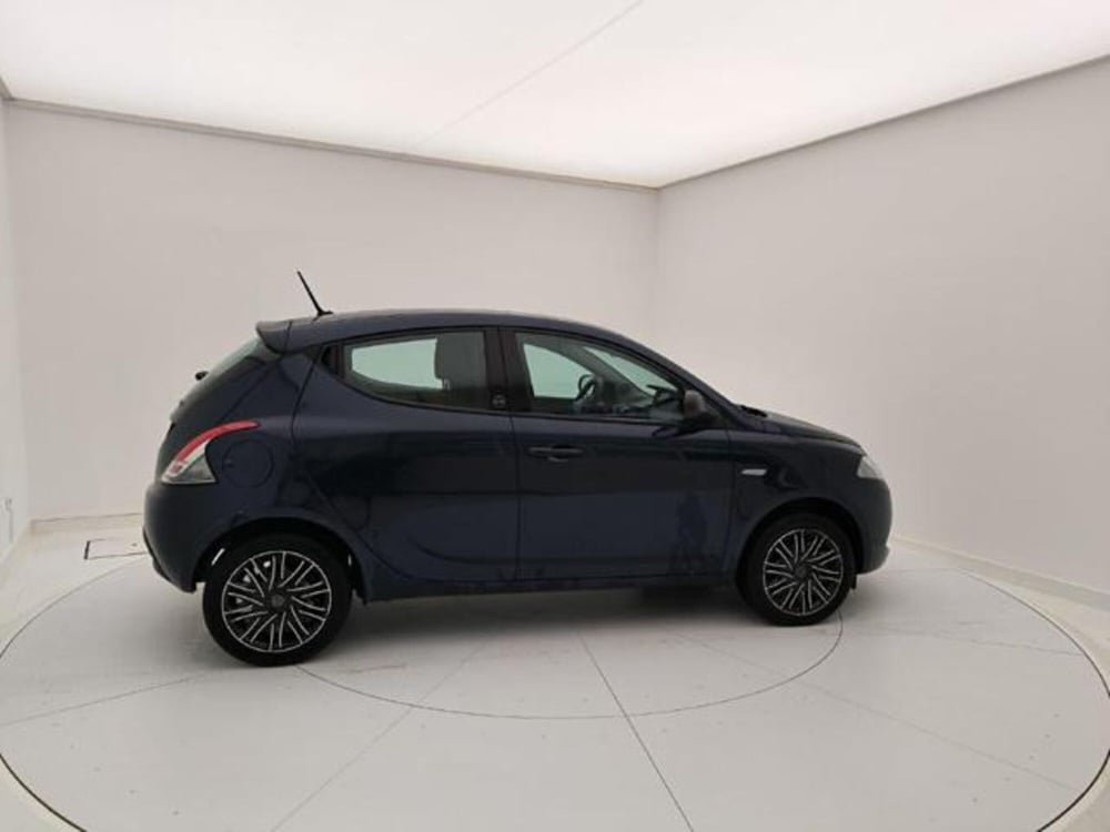 Lancia Ypsilon usata a Pavia (6)