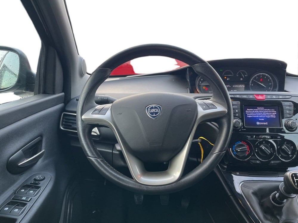 Lancia Ypsilon usata a Torino (12)