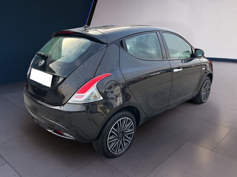 Lancia Ypsilon usata a Torino (5)