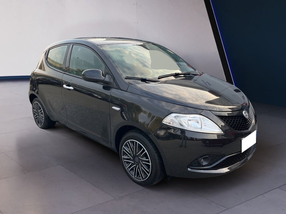 Lancia Ypsilon usata a Torino (6)