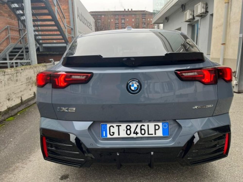 BMW iX2 nuova a Torino (13)