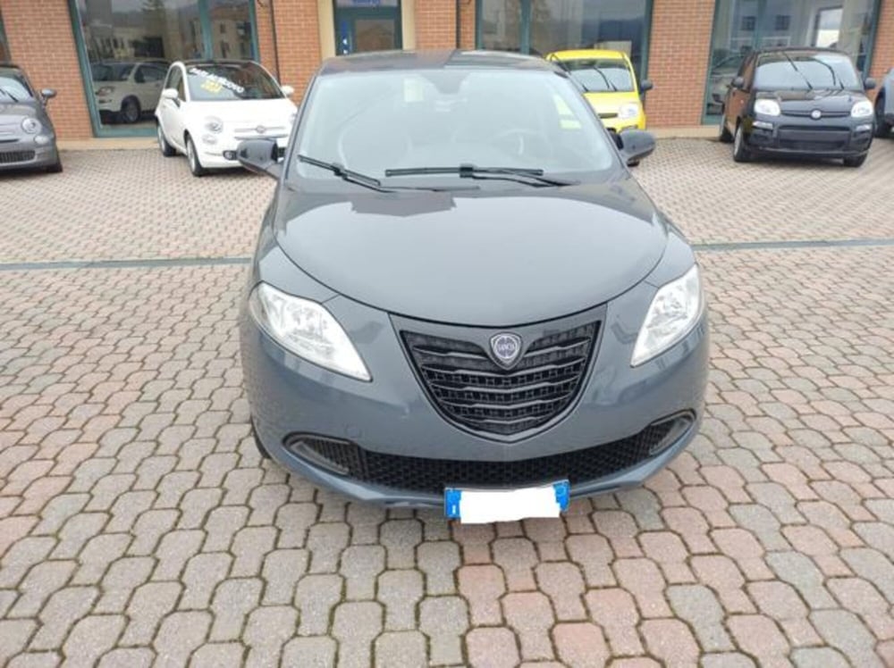 Lancia Ypsilon usata a Cuneo (2)