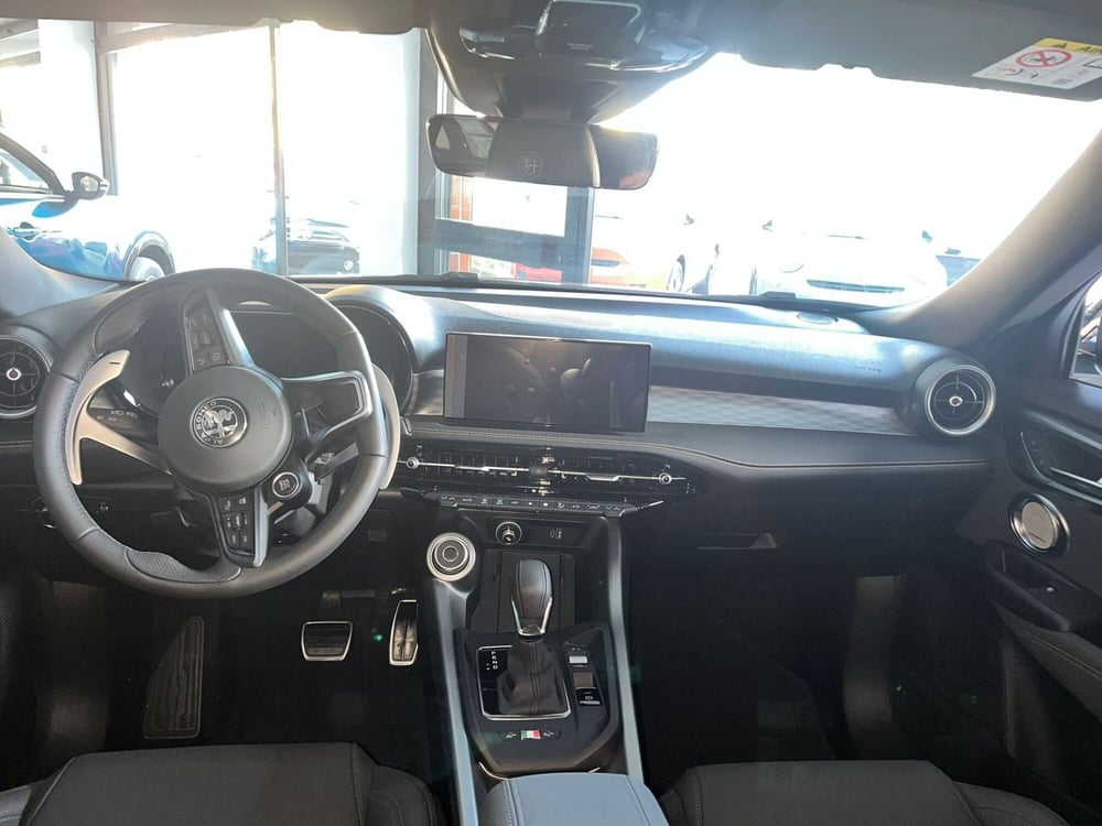 Alfa Romeo Tonale nuova a Milano (16)