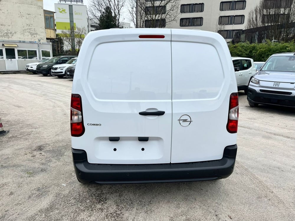 Opel Combo Furgone nuova a Milano (11)