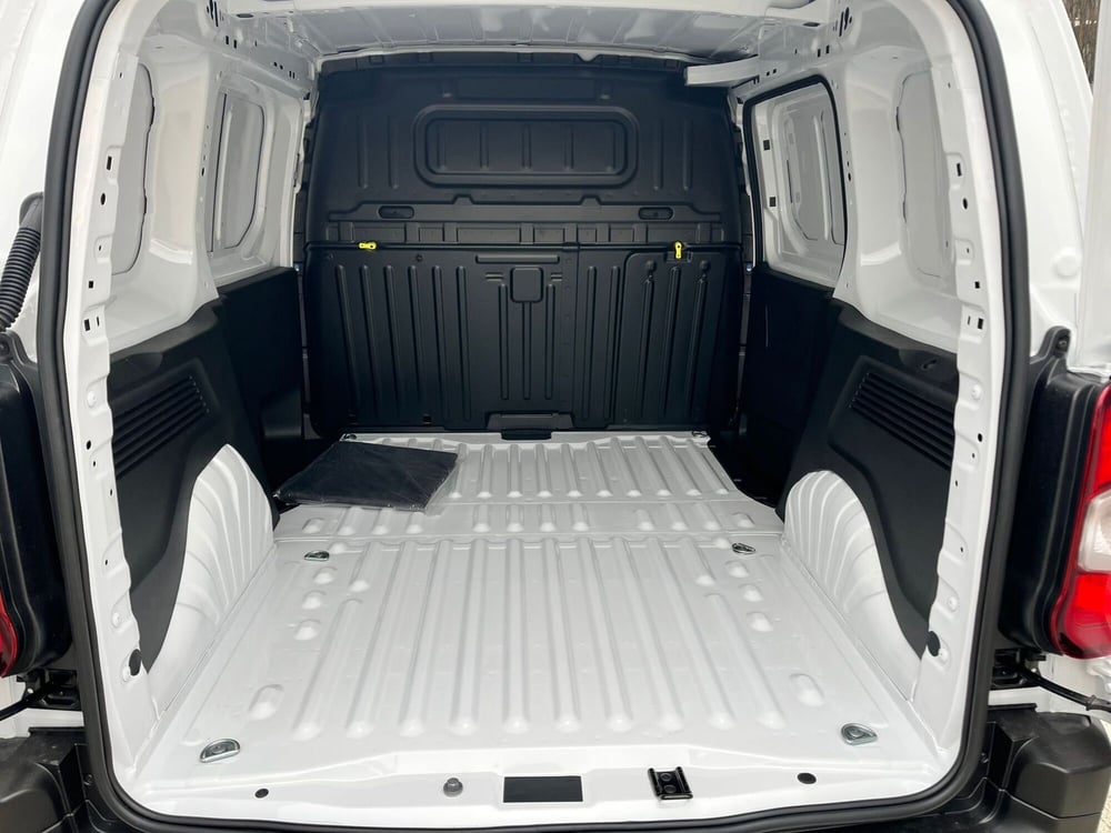 Opel Combo Furgone nuova a Milano (13)