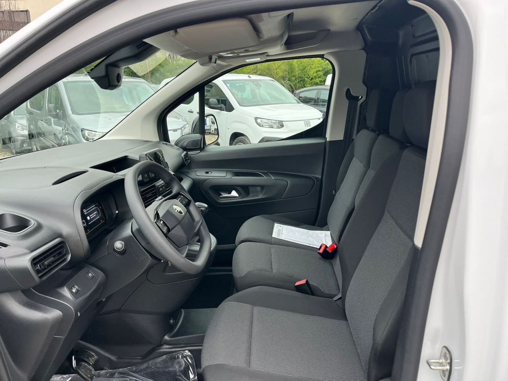 Opel Combo Furgone nuova a Milano (14)