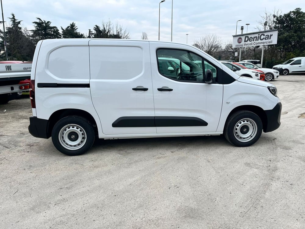 Opel Combo Furgone nuova a Milano (5)