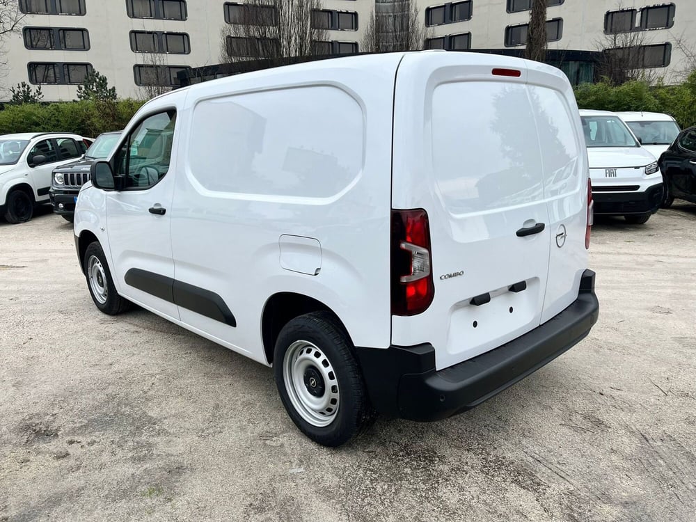 Opel Combo Furgone nuova a Milano (9)