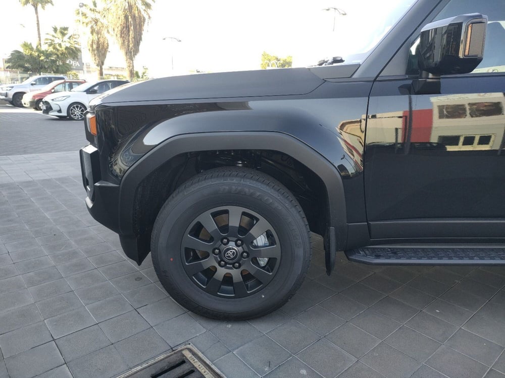 Toyota Land Cruiser nuova a Catania (5)