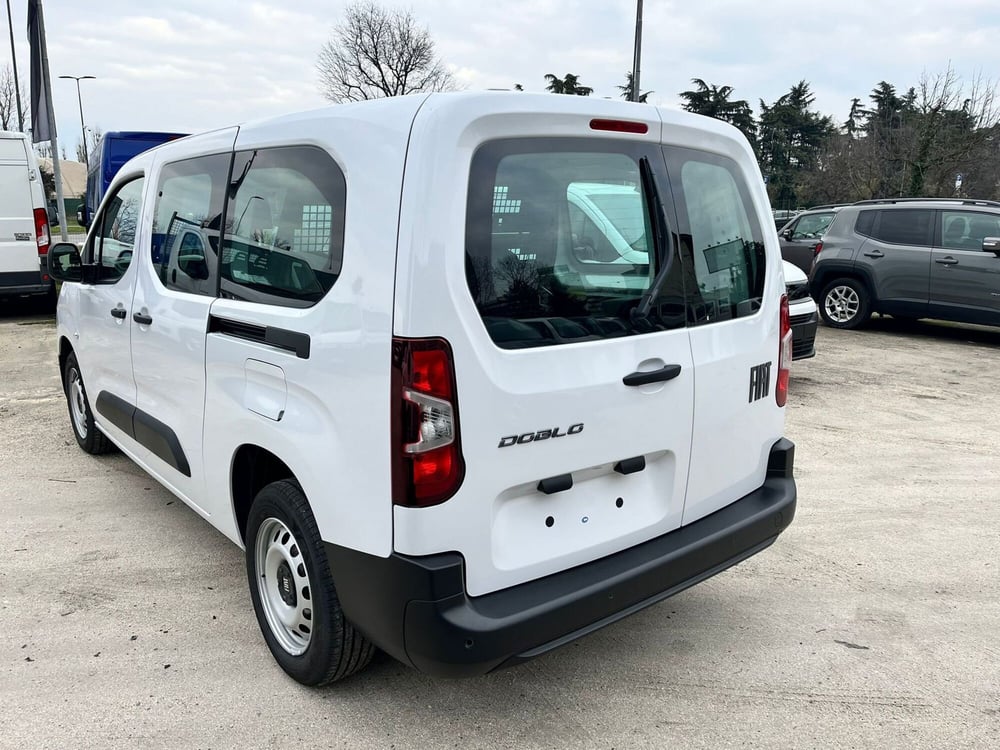 Fiat Doblò Furgone nuova a Milano (8)