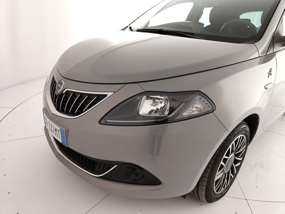 Lancia Ypsilon usata a Caserta (14)