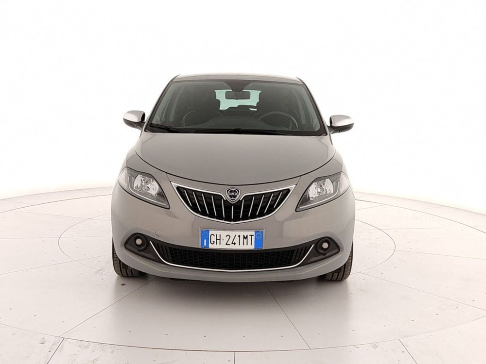 Lancia Ypsilon usata a Caserta (2)