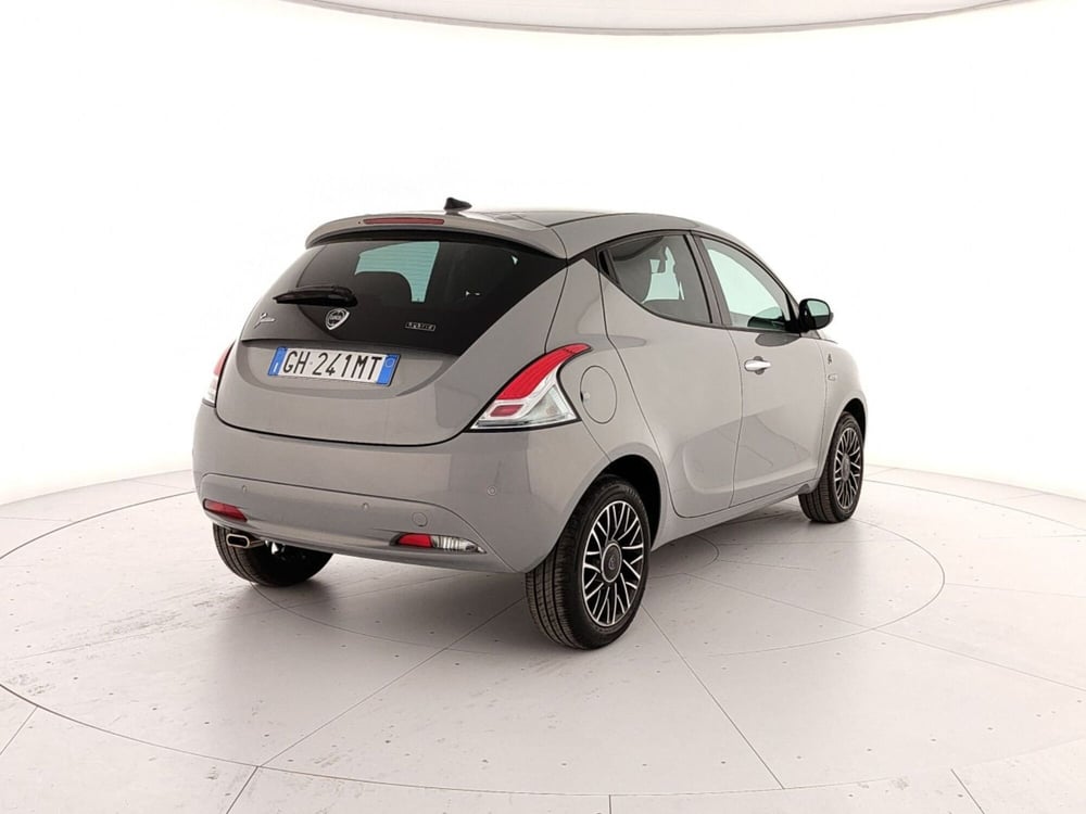 Lancia Ypsilon usata a Caserta (6)