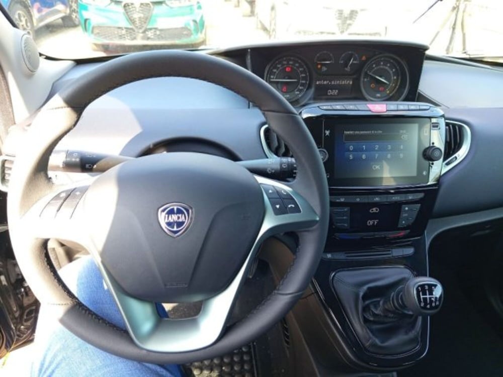 Lancia Ypsilon nuova a Frosinone (13)