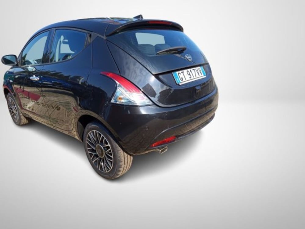 Lancia Ypsilon nuova a Frosinone (5)