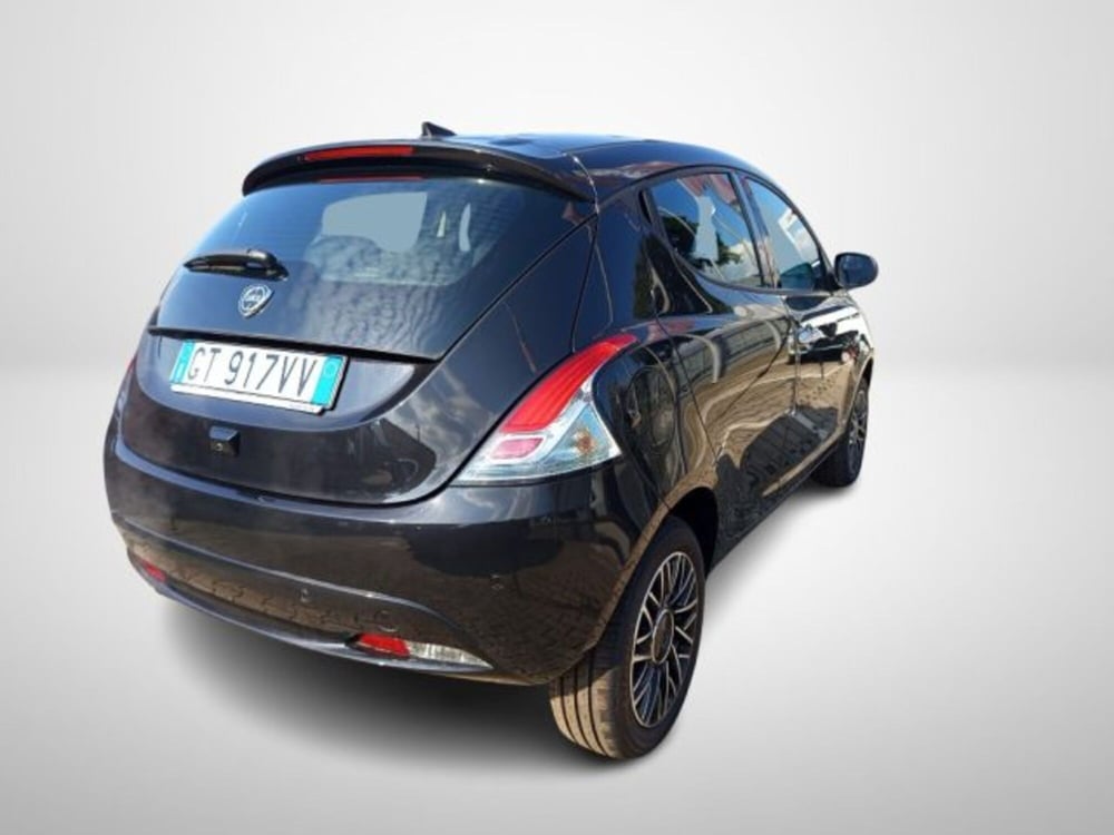 Lancia Ypsilon nuova a Frosinone (6)