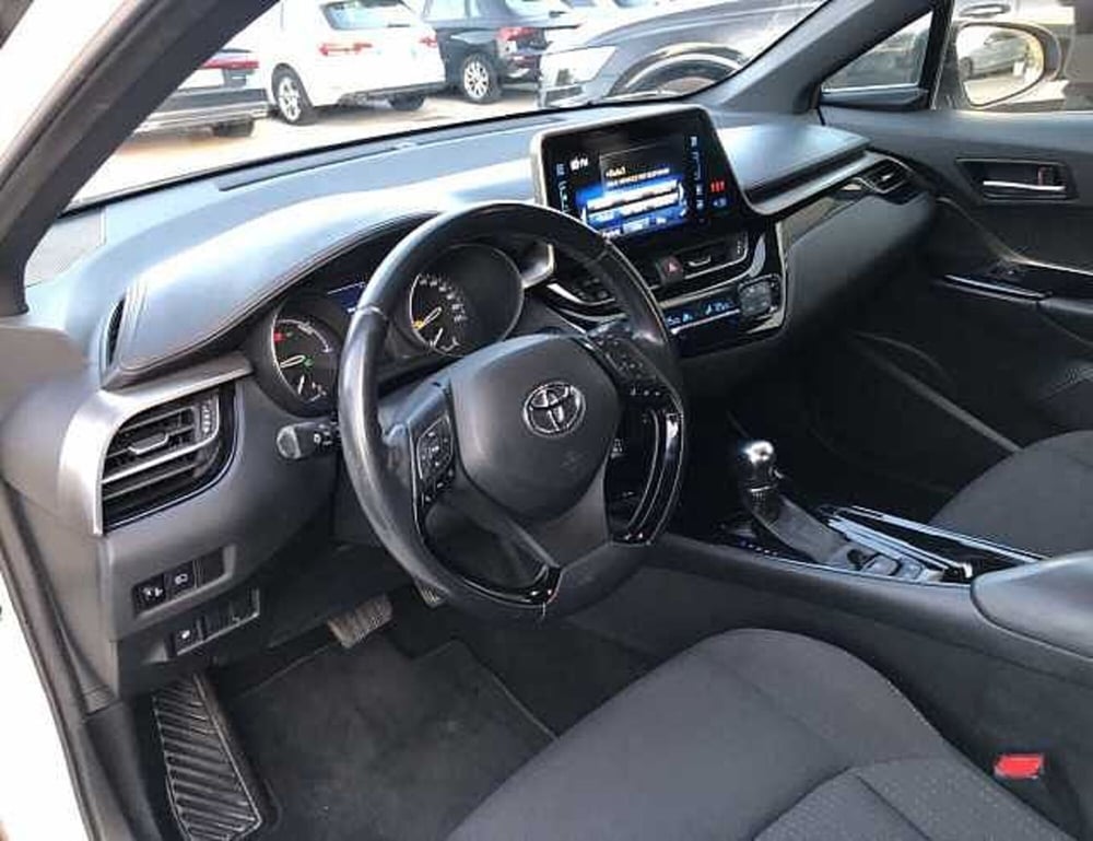 Toyota Toyota C-HR usata a Lucca (10)