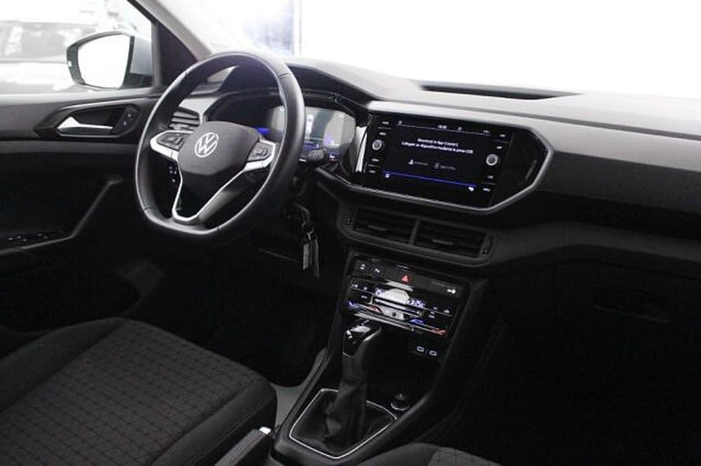 Volkswagen T-Cross usata a Novara (6)