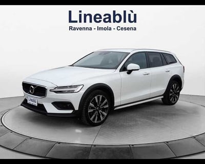 Volvo V60 Cross Country B4 (d) AWD Geartronic Business Pro Line del 2020 usata a Ravenna