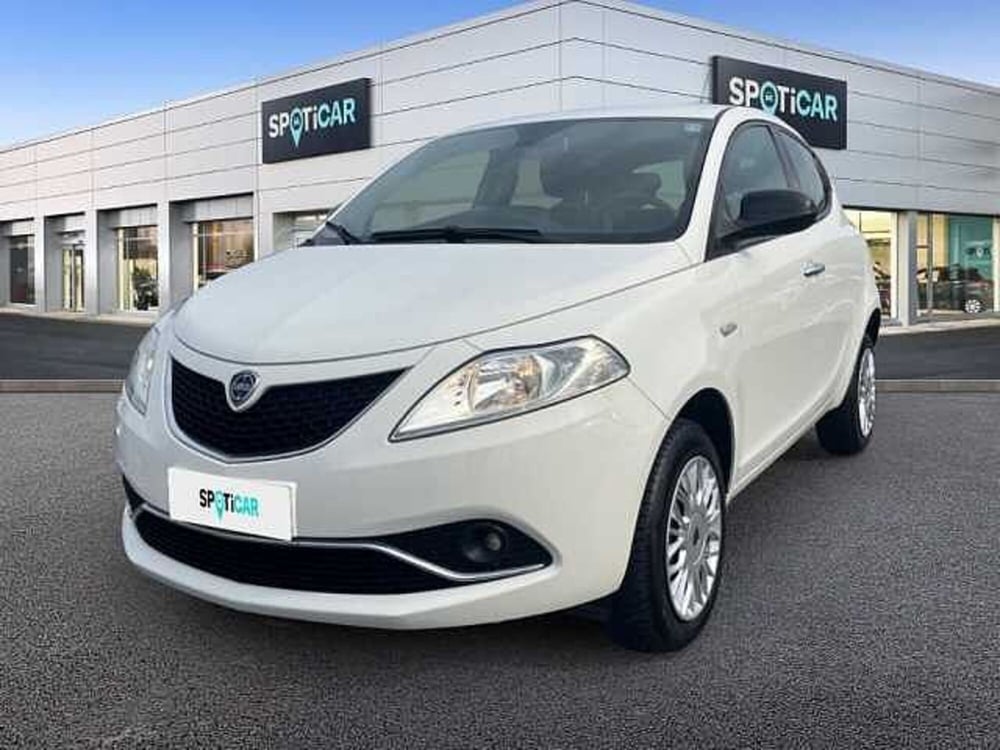 Lancia Ypsilon usata a Ravenna