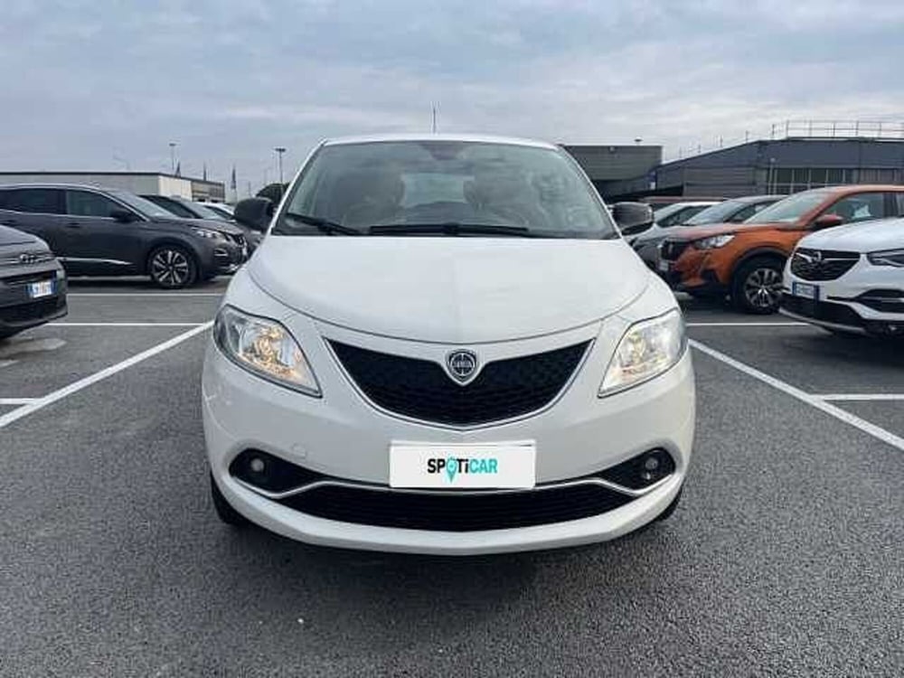 Lancia Ypsilon usata a Ravenna (2)