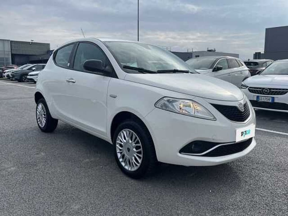 Lancia Ypsilon usata a Ravenna (3)