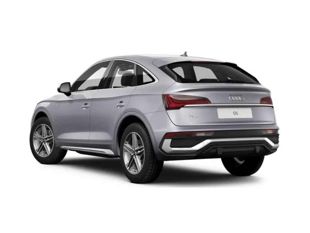 Audi Q5 Sportback nuova a Novara (3)