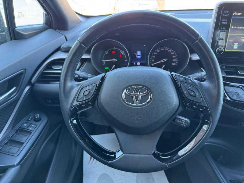 Toyota Toyota C-HR usata a Lecce (11)