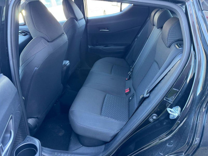 Toyota Toyota C-HR usata a Lecce (16)