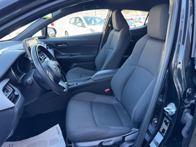Toyota Toyota C-HR usata a Lecce (19)
