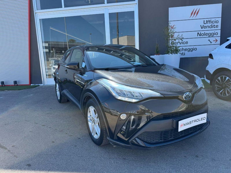 Toyota Toyota C-HR usata a Lecce (4)