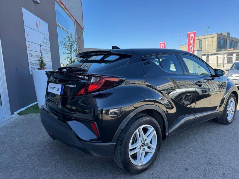 Toyota Toyota C-HR usata a Lecce (6)