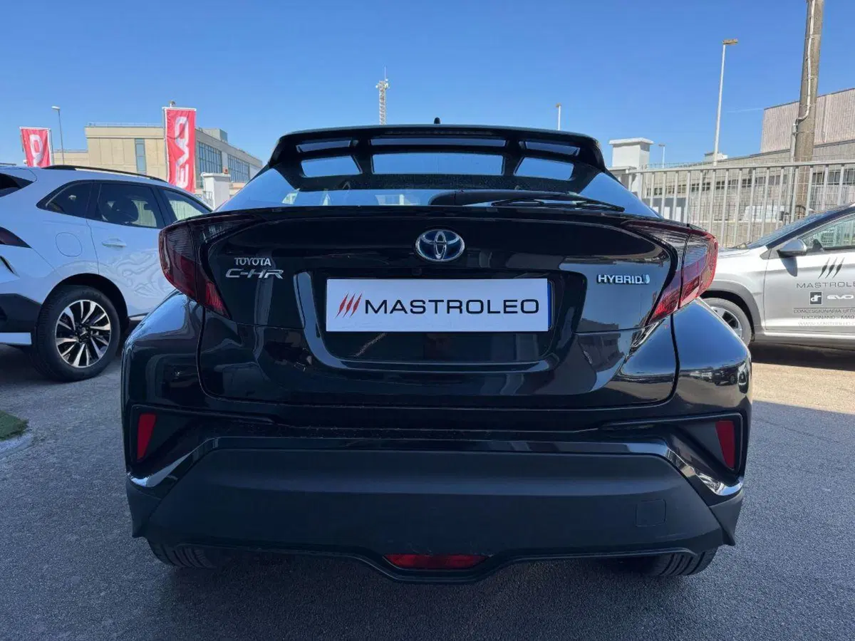 Toyota Toyota C-HR usata a Lecce (7)