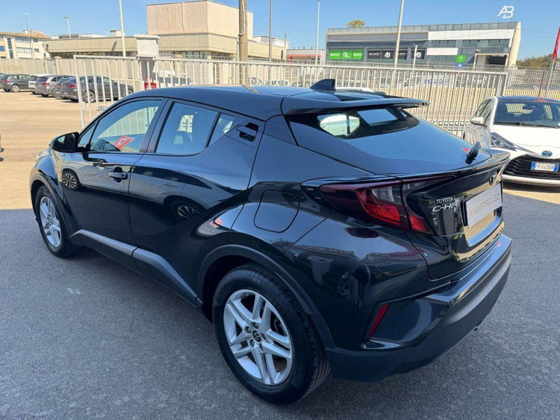 Toyota Toyota C-HR usata a Lecce (8)