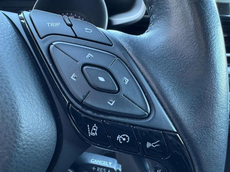 Toyota Toyota C-HR usata a Lecce (10)