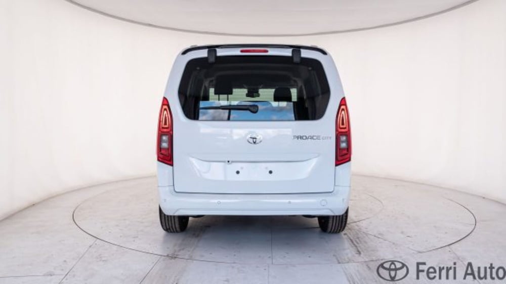 Toyota Proace City Verso nuova a Padova (3)