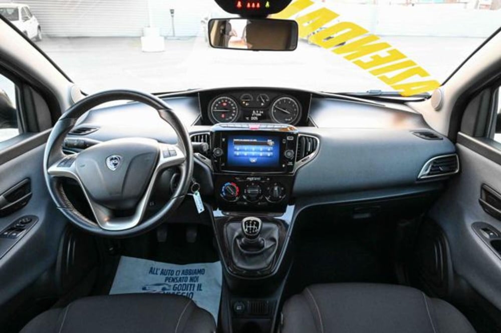 Lancia Ypsilon usata a Torino (11)