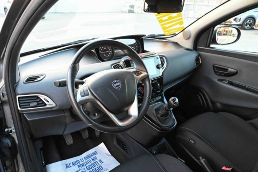 Lancia Ypsilon usata a Torino (12)