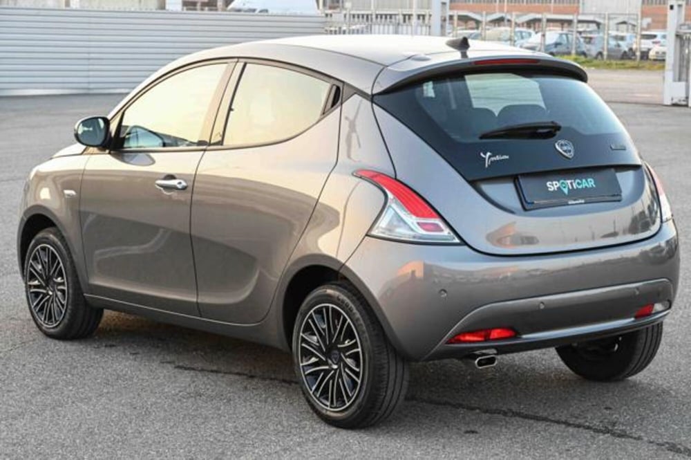 Lancia Ypsilon usata a Torino (7)