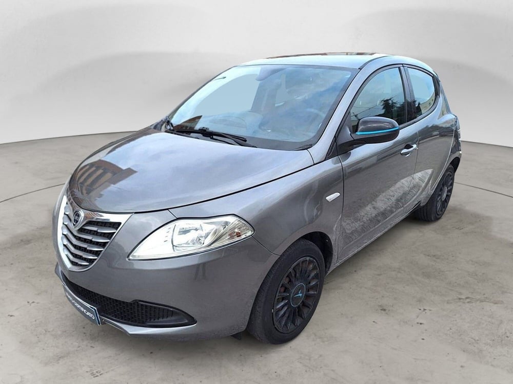 Lancia Ypsilon usata a Bari