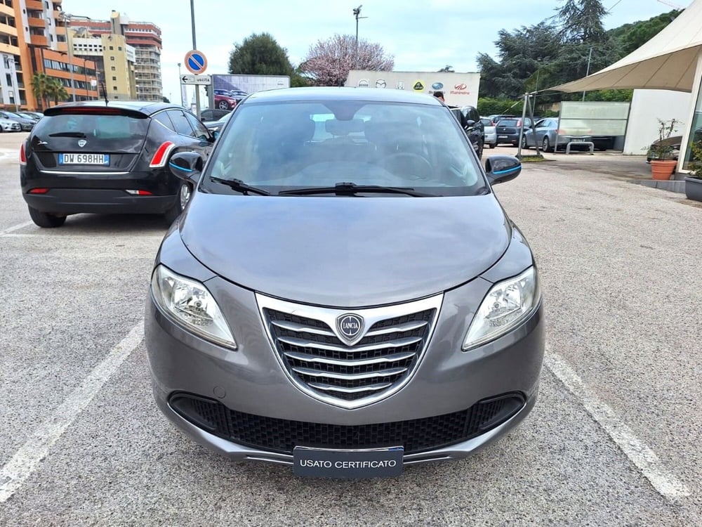 Lancia Ypsilon usata a Bari (3)