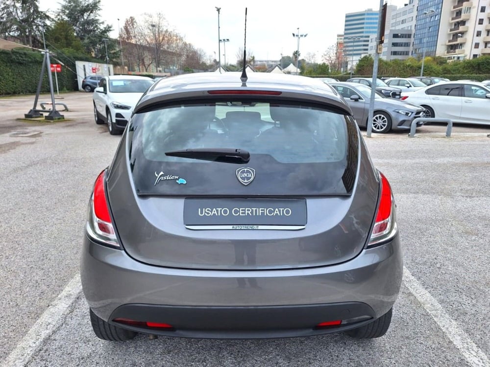 Lancia Ypsilon usata a Bari (4)