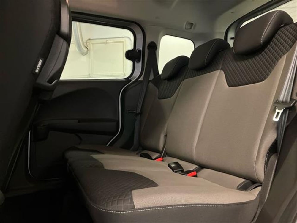 Ford Tourneo Courier usata a Como (13)