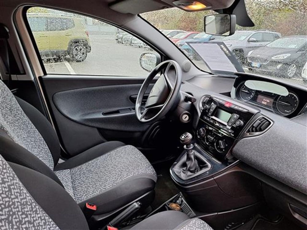 Lancia Ypsilon usata a Firenze (6)